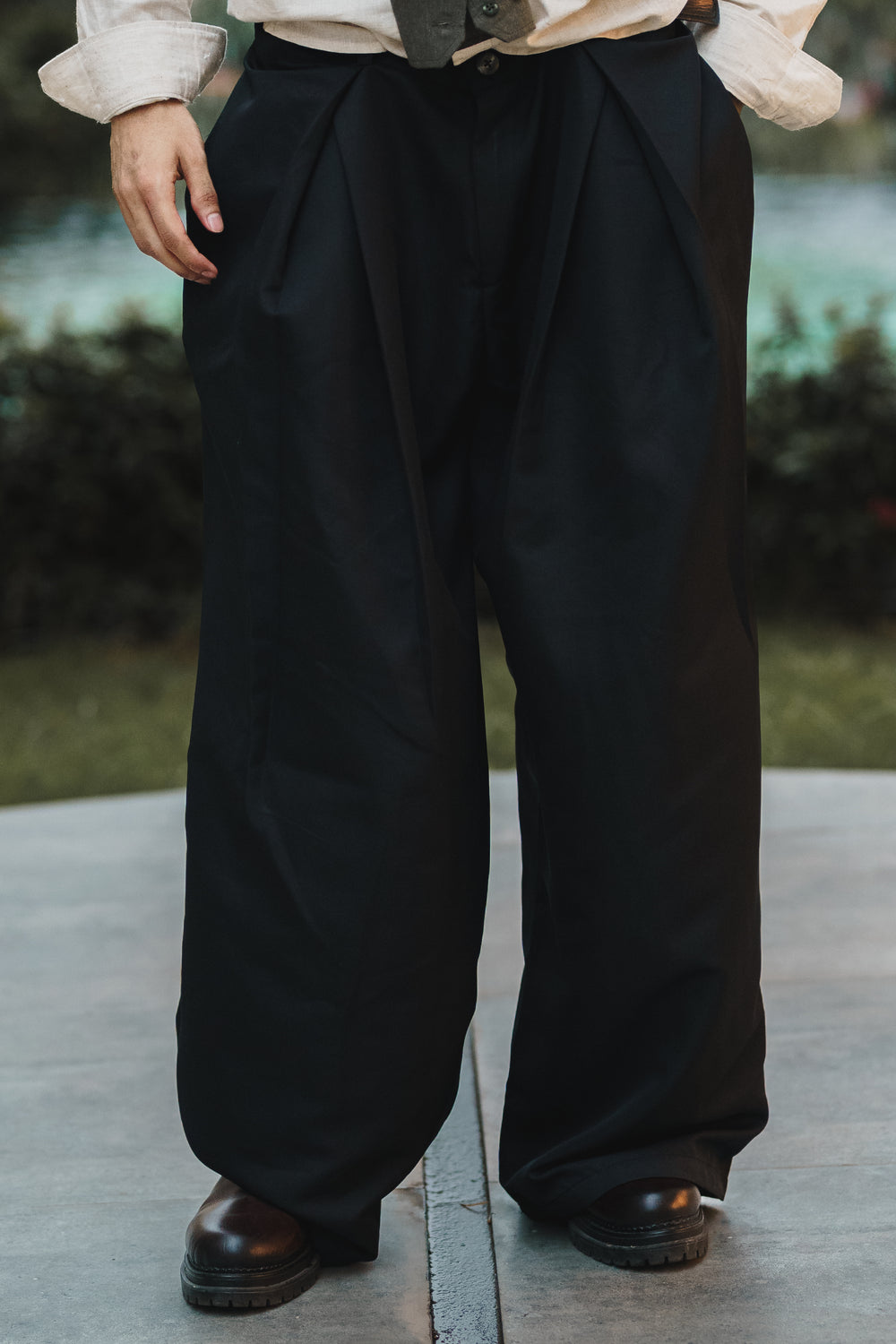 Unisex Prestige Pleated Pinstripe Pant - Black