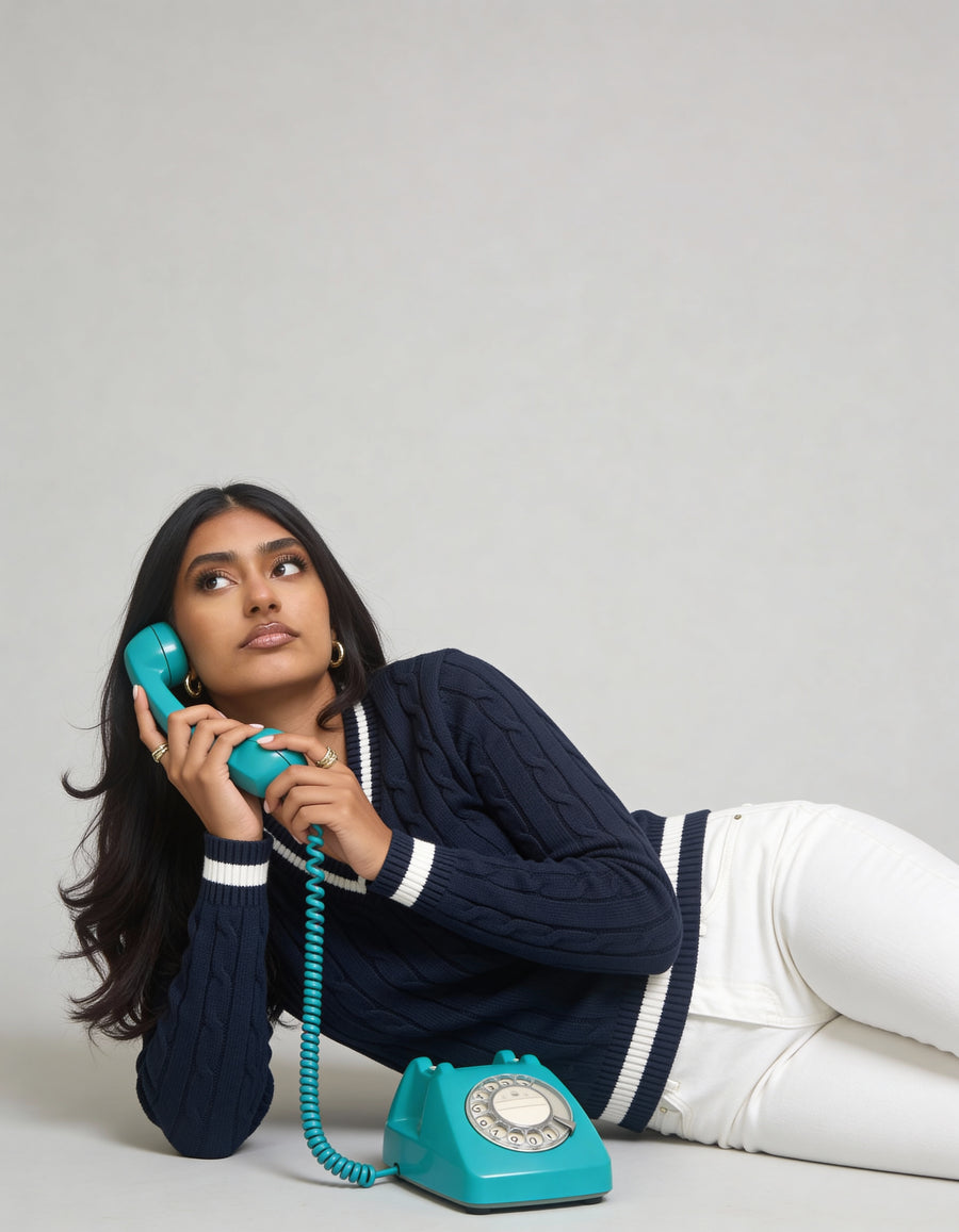 Valeria Women's V-Neck Sweater - Navy - Image 2